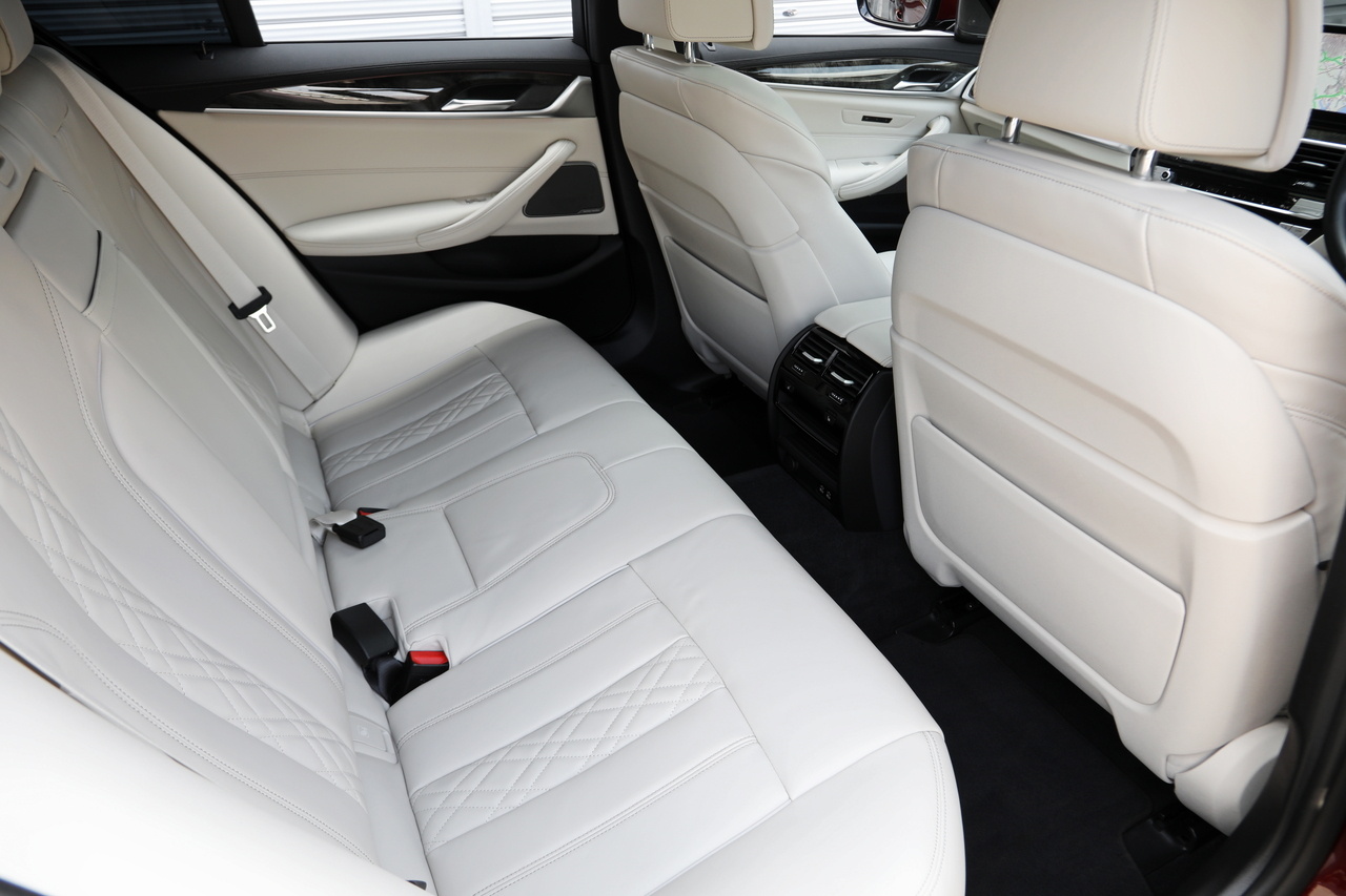 2022 BMW 5 SERIES null
