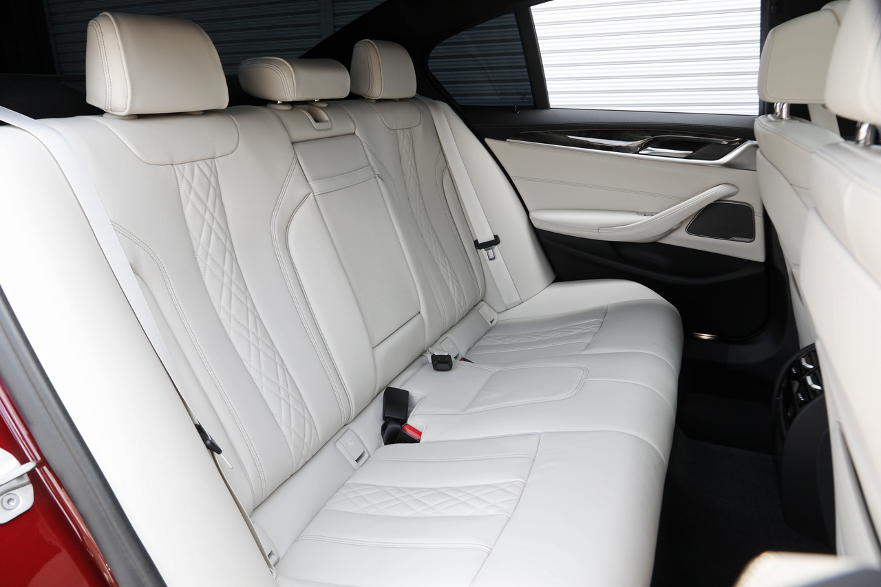 2022 BMW 5 SERIES null