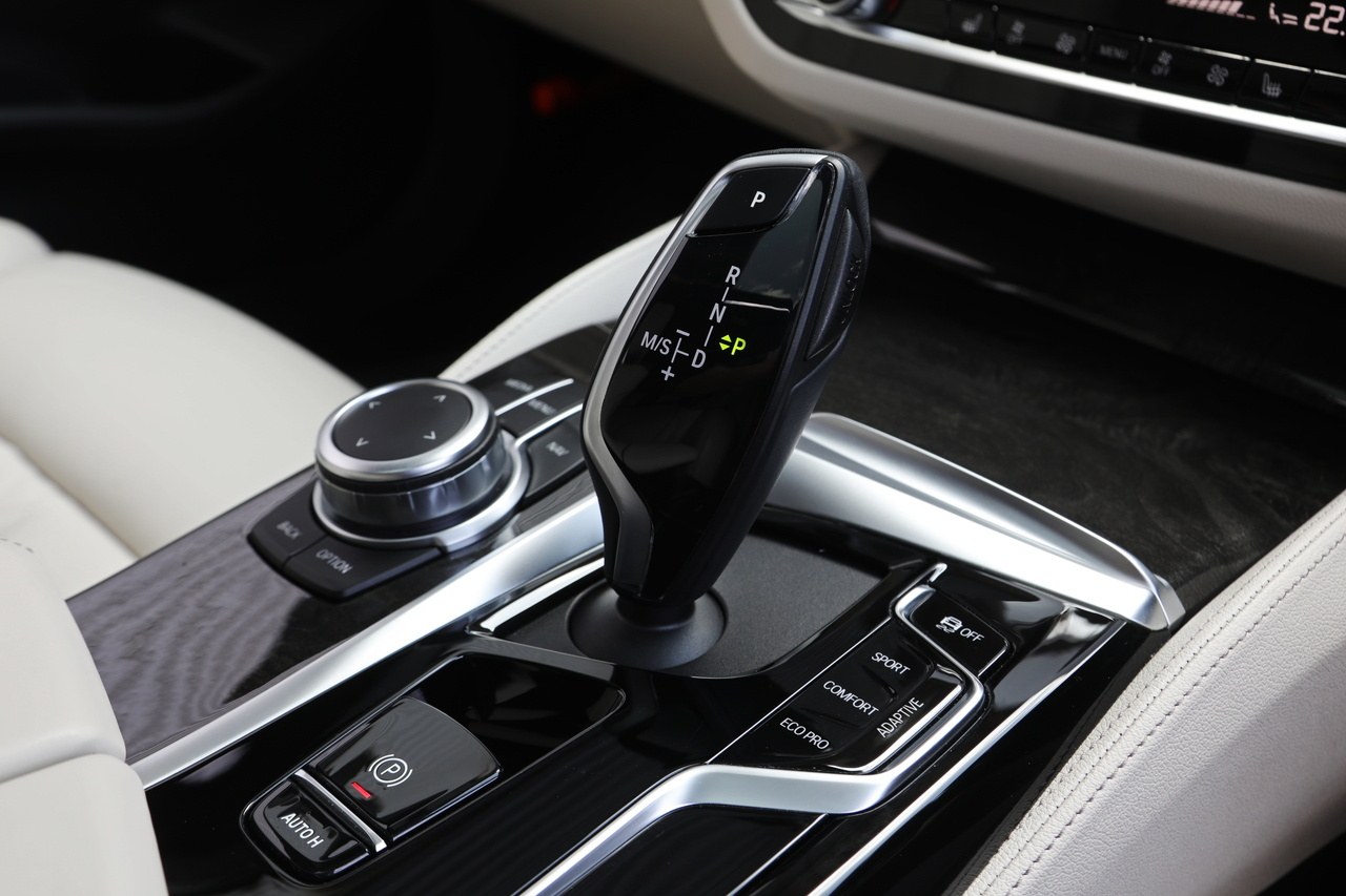 2022 BMW 5 SERIES null