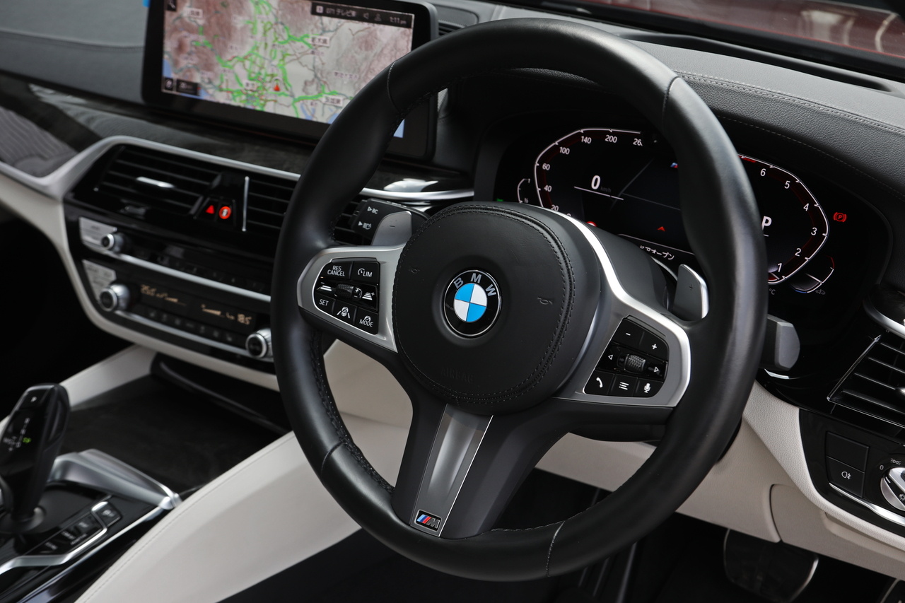 2022 BMW 5 SERIES null