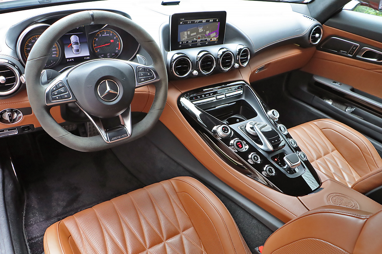 2018 Mercedes-AMG GT null