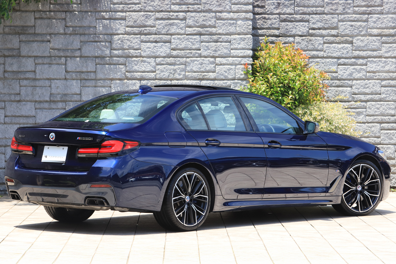 2022 BMW 5 SERIES 
