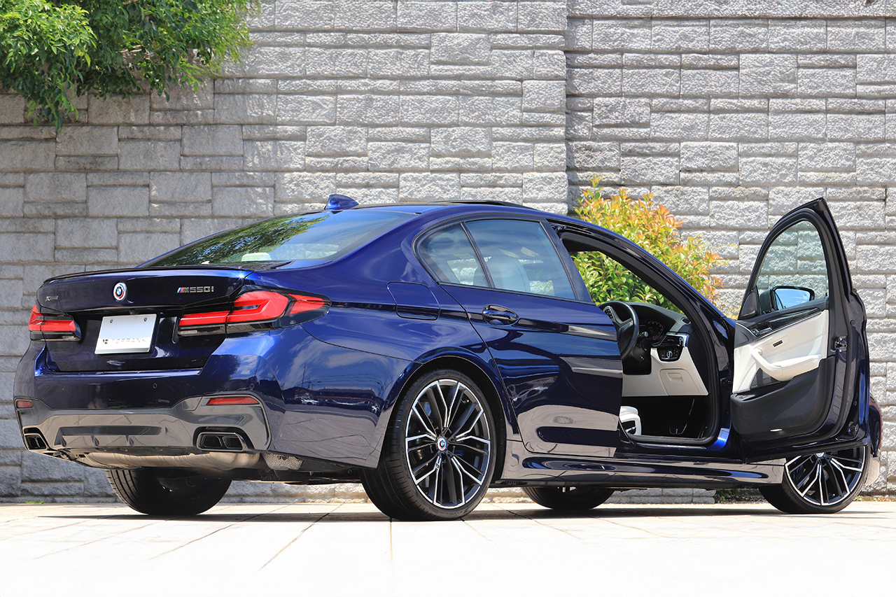 2022 BMW 5 SERIES 