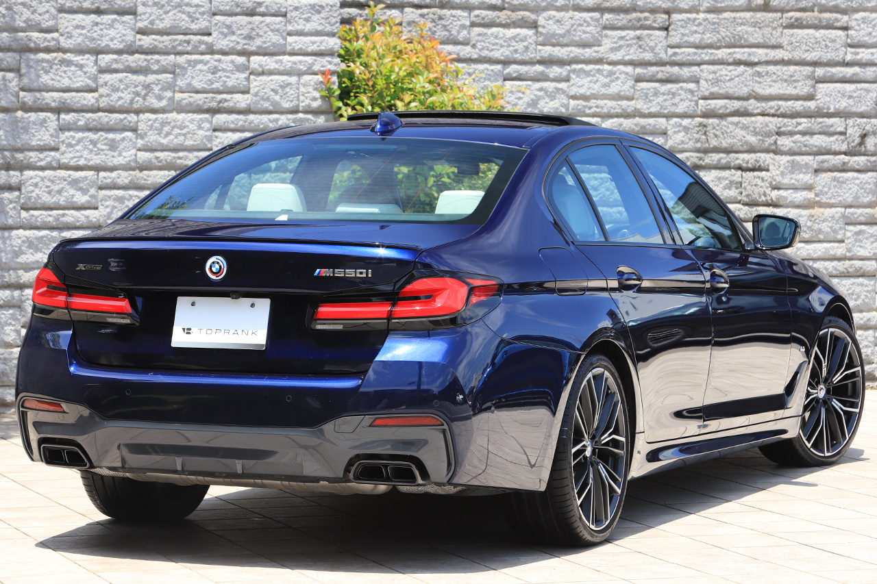 2022 BMW 5 SERIES 