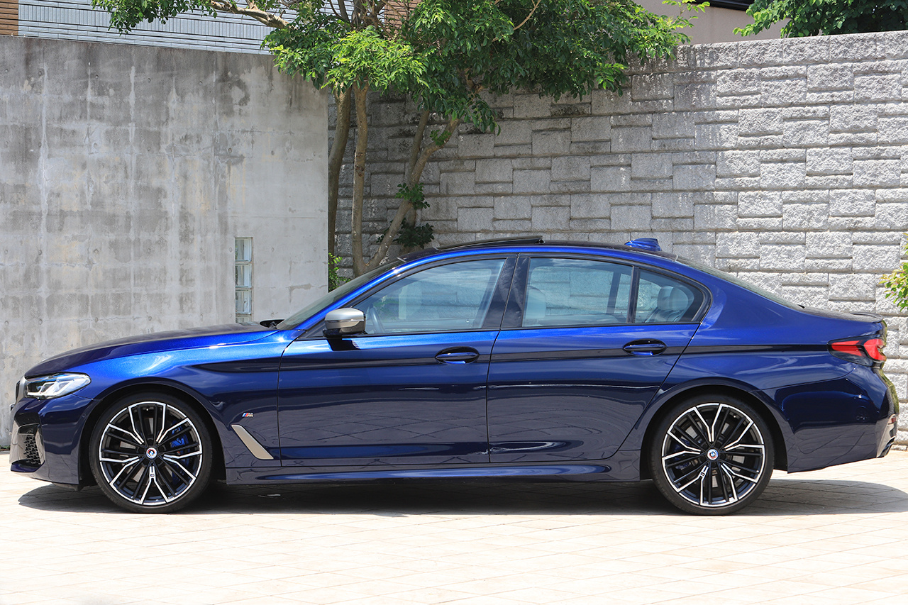 2022 BMW 5 SERIES 