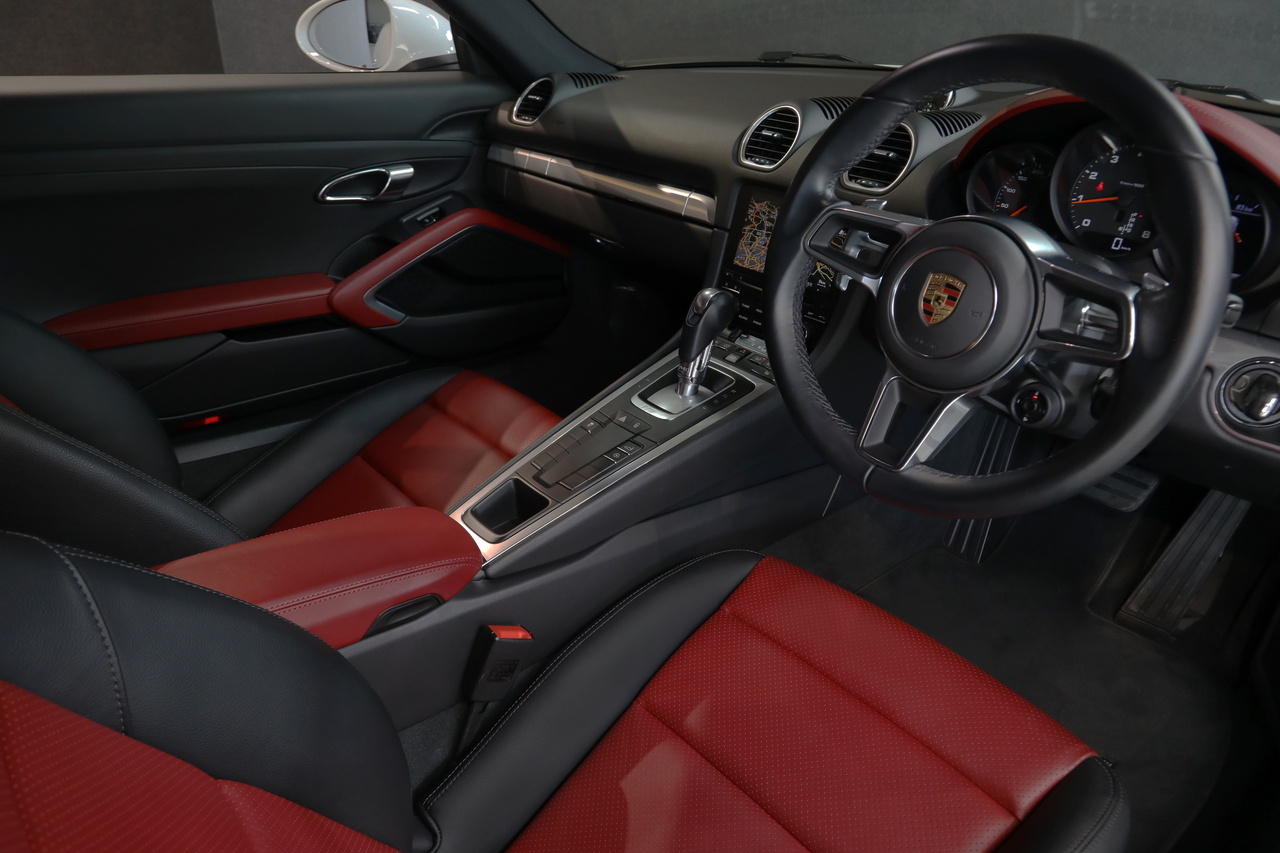 2017 Porsche 718 CAYMAN null