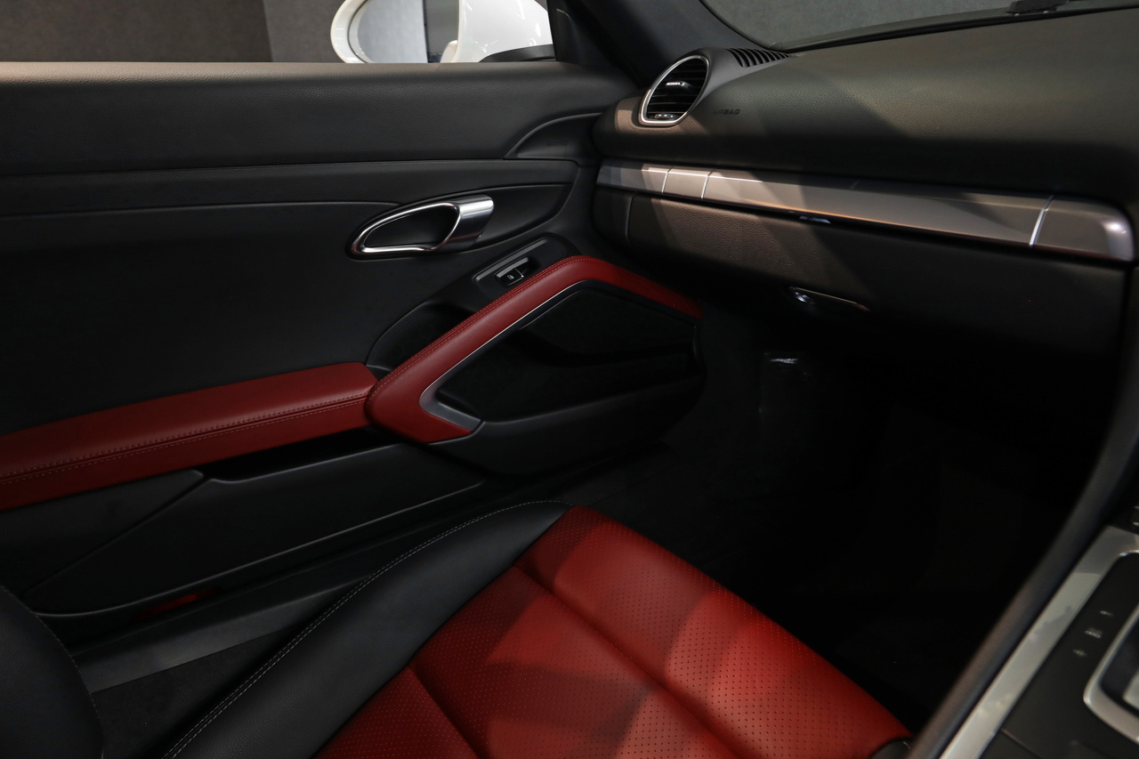 2017 Porsche 718 CAYMAN null