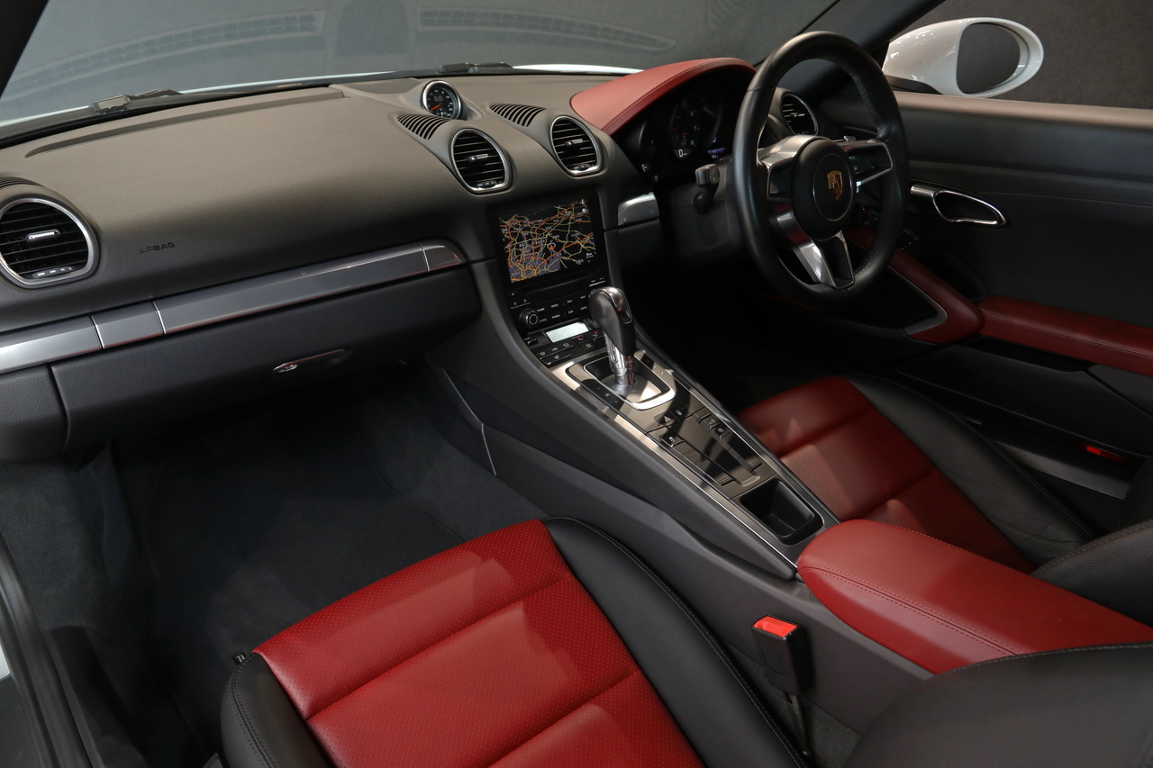 2017 Porsche 718 CAYMAN null