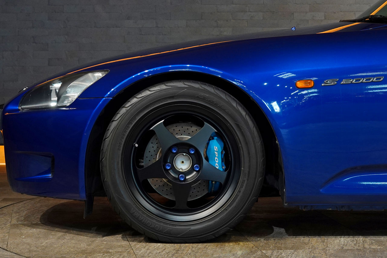 2001 Honda S2000 AP1 S2000, Spoon Monocoque Front Calipers, Spoon SHOWA Coilovers, Desmond 16 Inch Wheels
