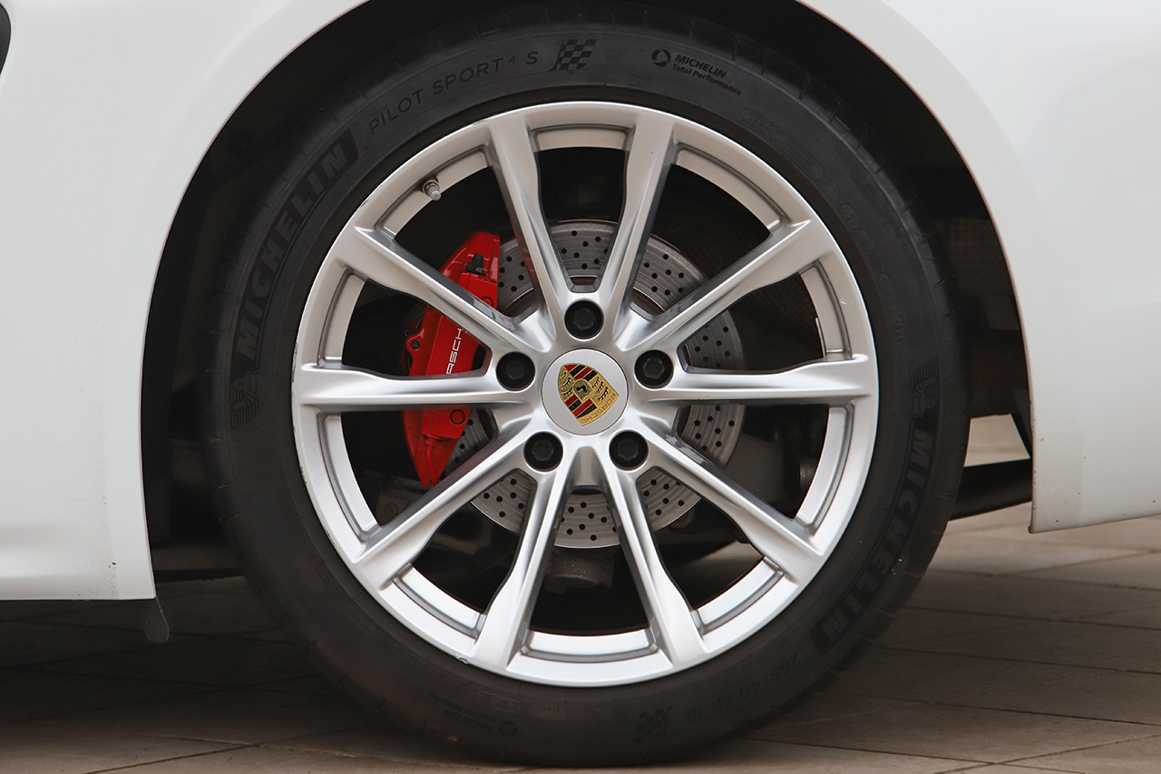 2018 Porsche 718 CAYMAN 