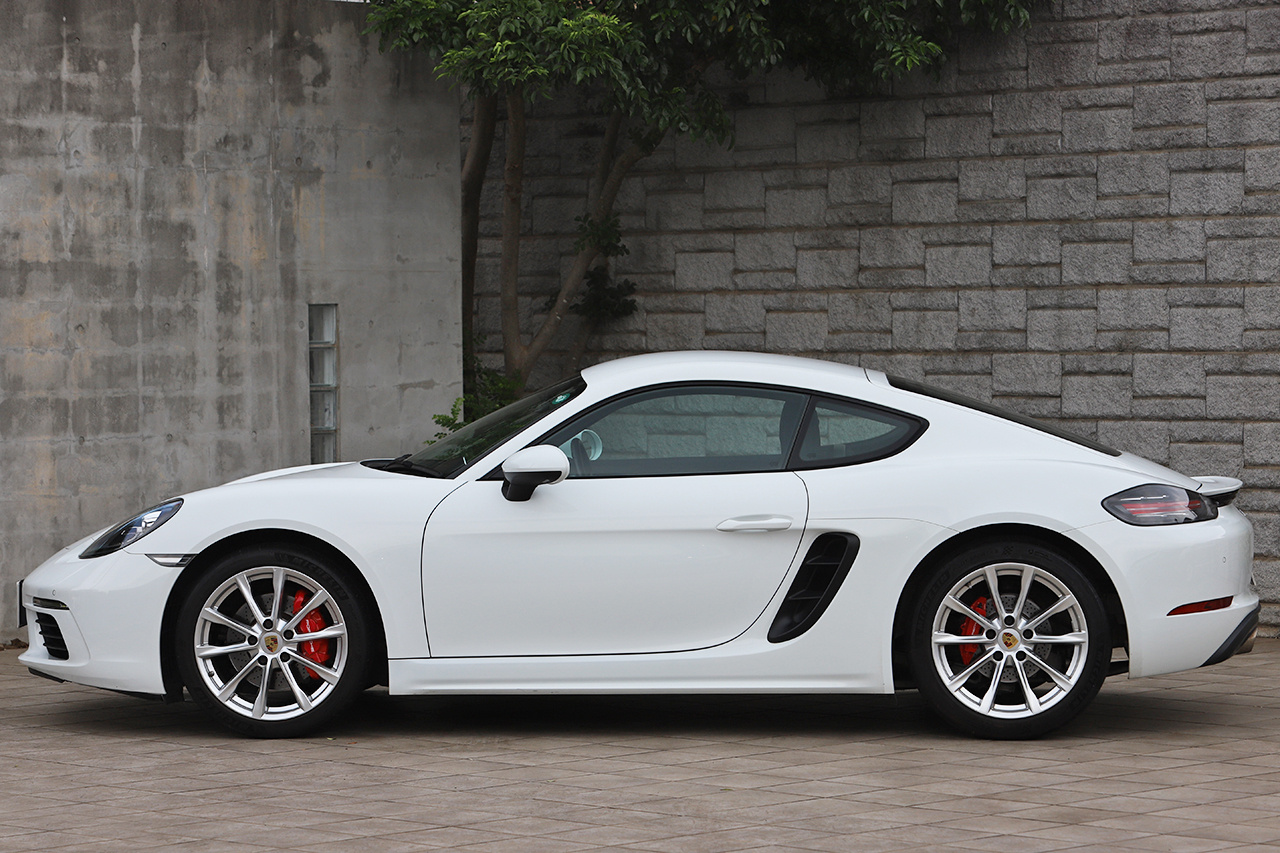 2018 Porsche 718 CAYMAN 