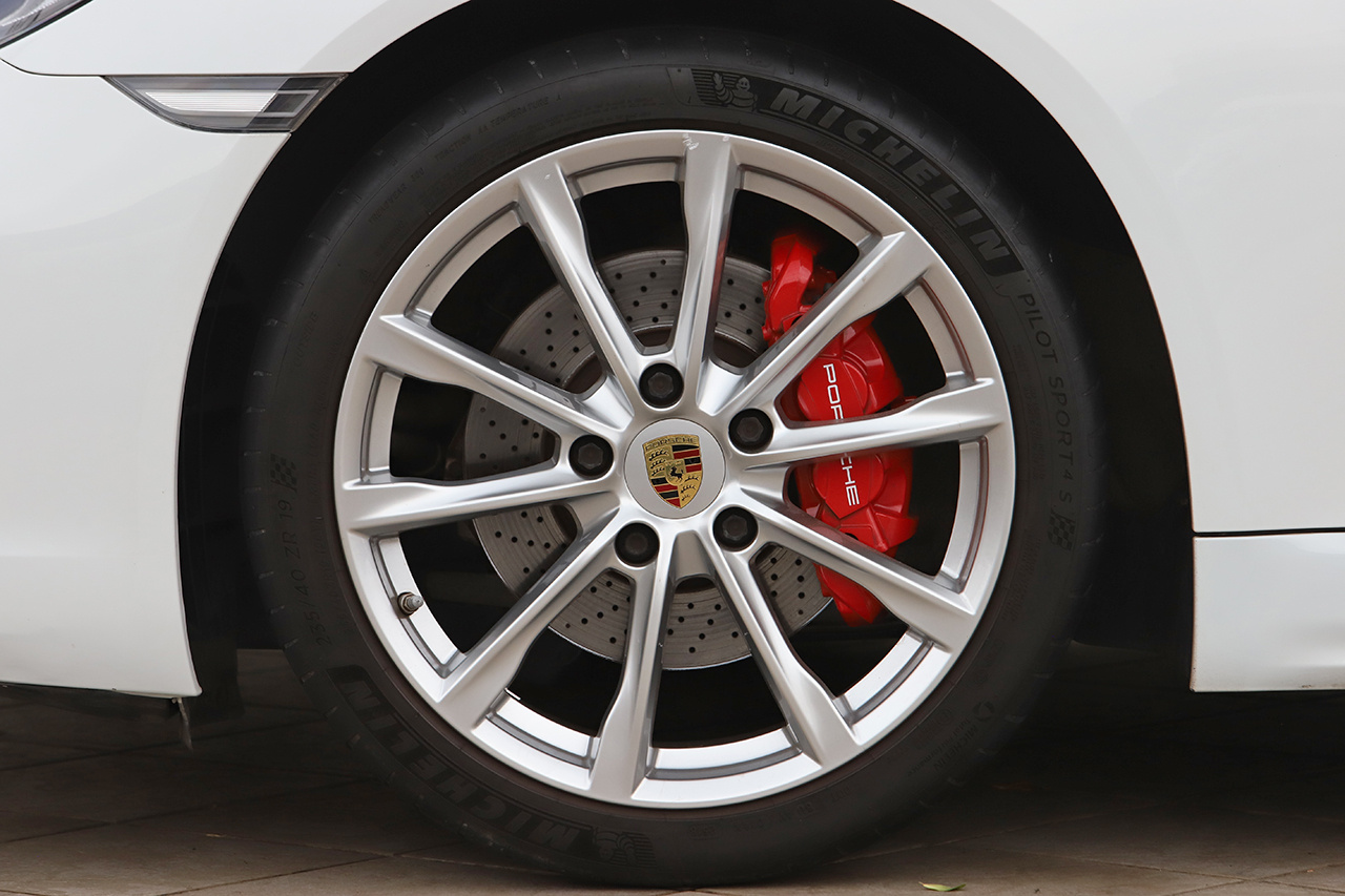 2018 Porsche 718 CAYMAN 