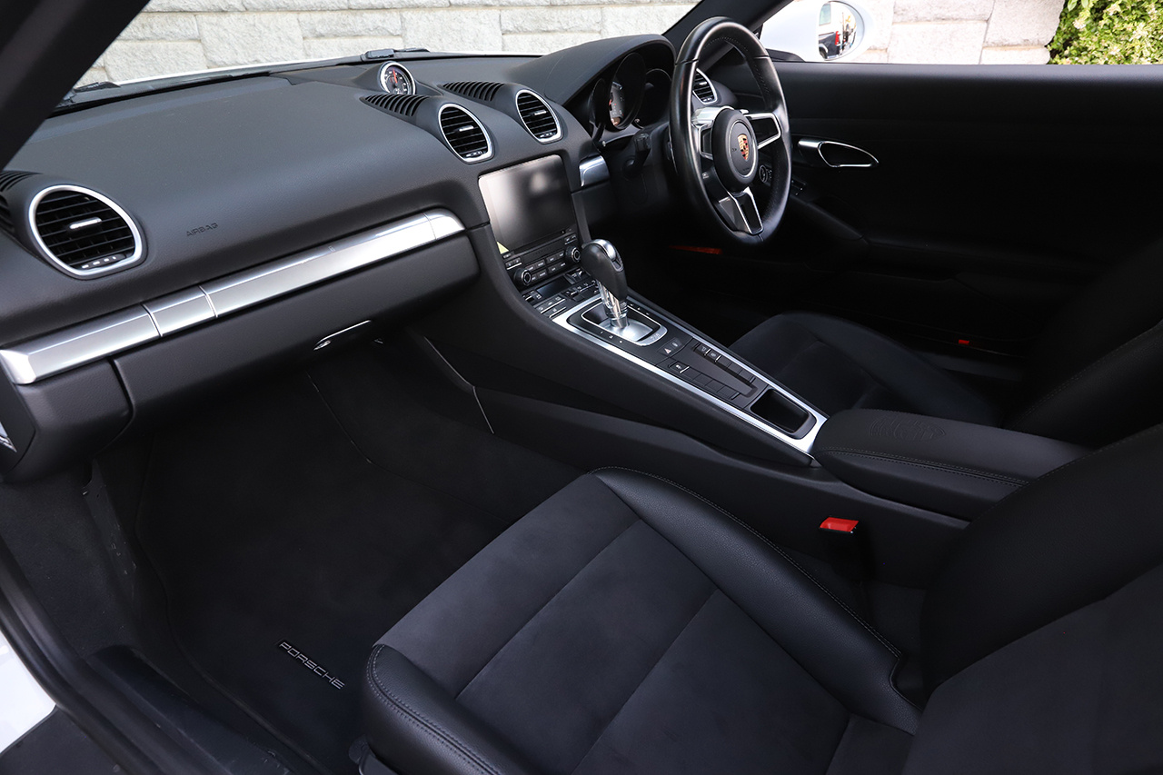 2018 Porsche 718 CAYMAN 