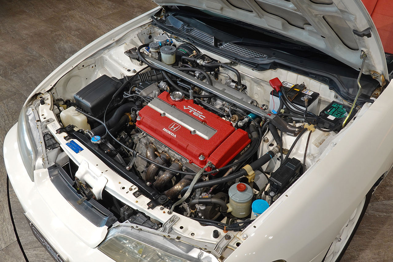 1996 Honda INTEGRA TYPE R DC2 Integra Type-R, Aftermarket Exahust Manifold, Muffler, OMP Steering Wheel