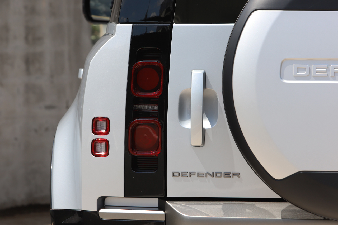 2024 Land Rover DEFENDER 