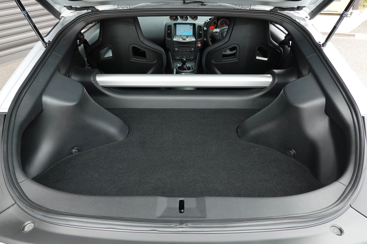 2021 Nissan FAIRLADY Z Z34 FAIRLADY Z NISMO, ONE OWNER, Nismo Sports Titanium Muffler, MCR Shift Knob, Focal Tweeters