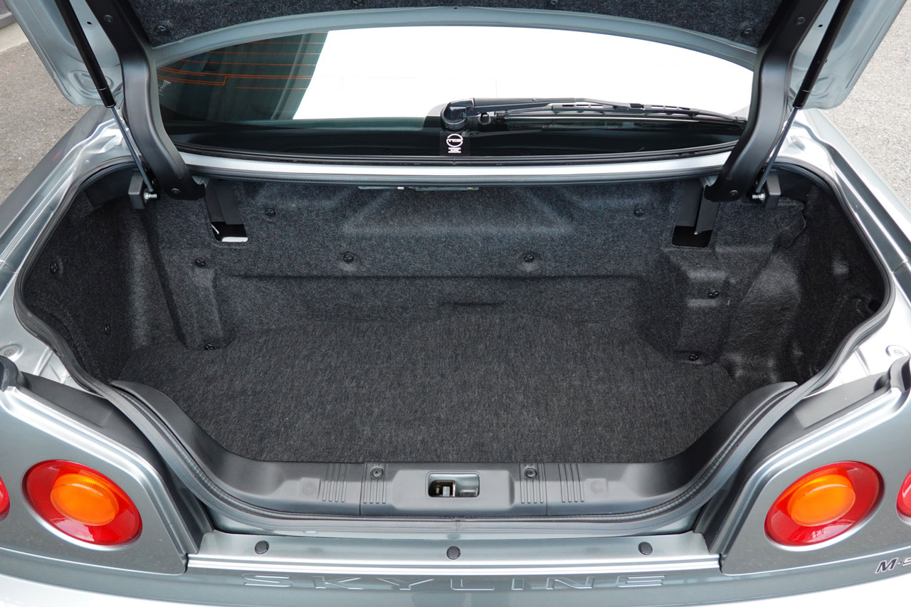 2002 Nissan SKYLINE GT-R BNR34 R34 Skyline GT-R M-SPEC, ONE OWNER, Exclusive Leather Seats,