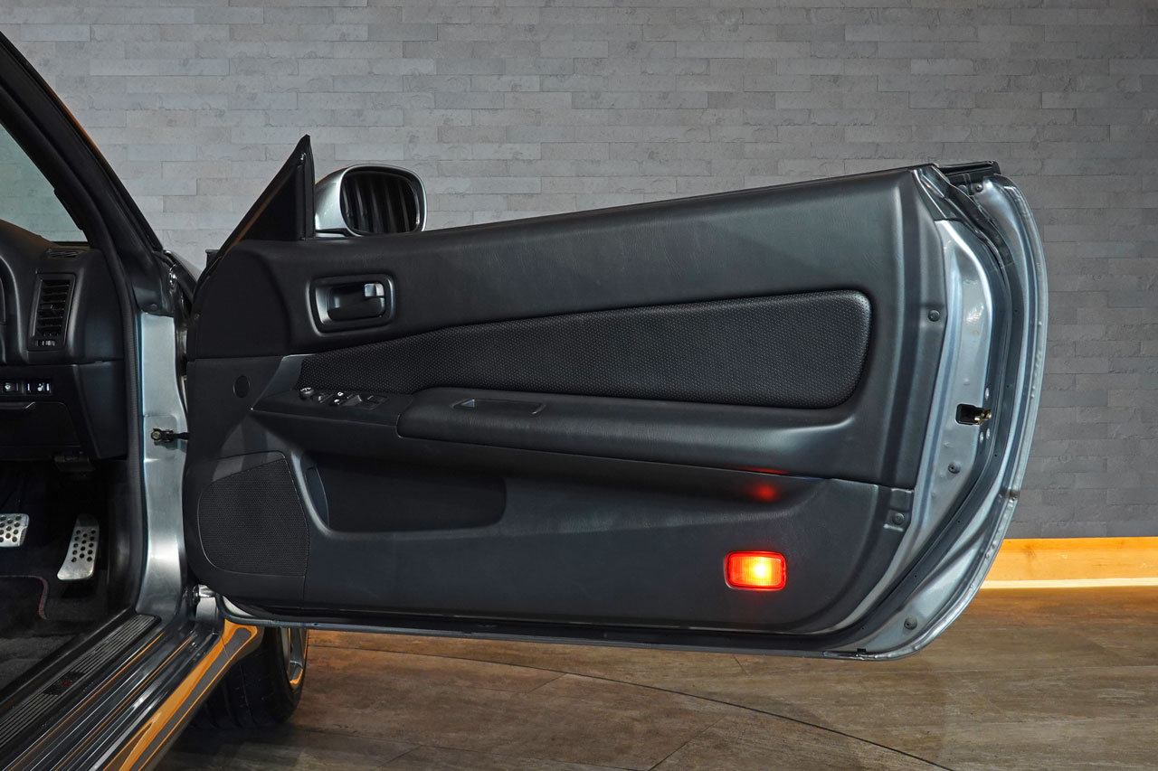 2002 Nissan SKYLINE GT-R BNR34 R34 Skyline GT-R M-SPEC, ONE OWNER, Exclusive Leather Seats,