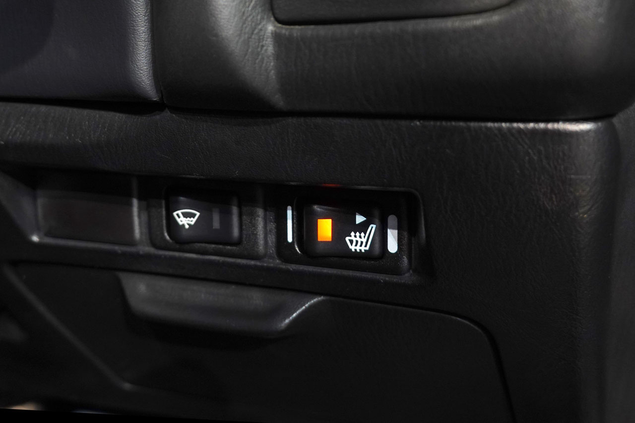 2002 Nissan SKYLINE GT-R BNR34 R34 Skyline GT-R M-SPEC, ONE OWNER, Exclusive Leather Seats,