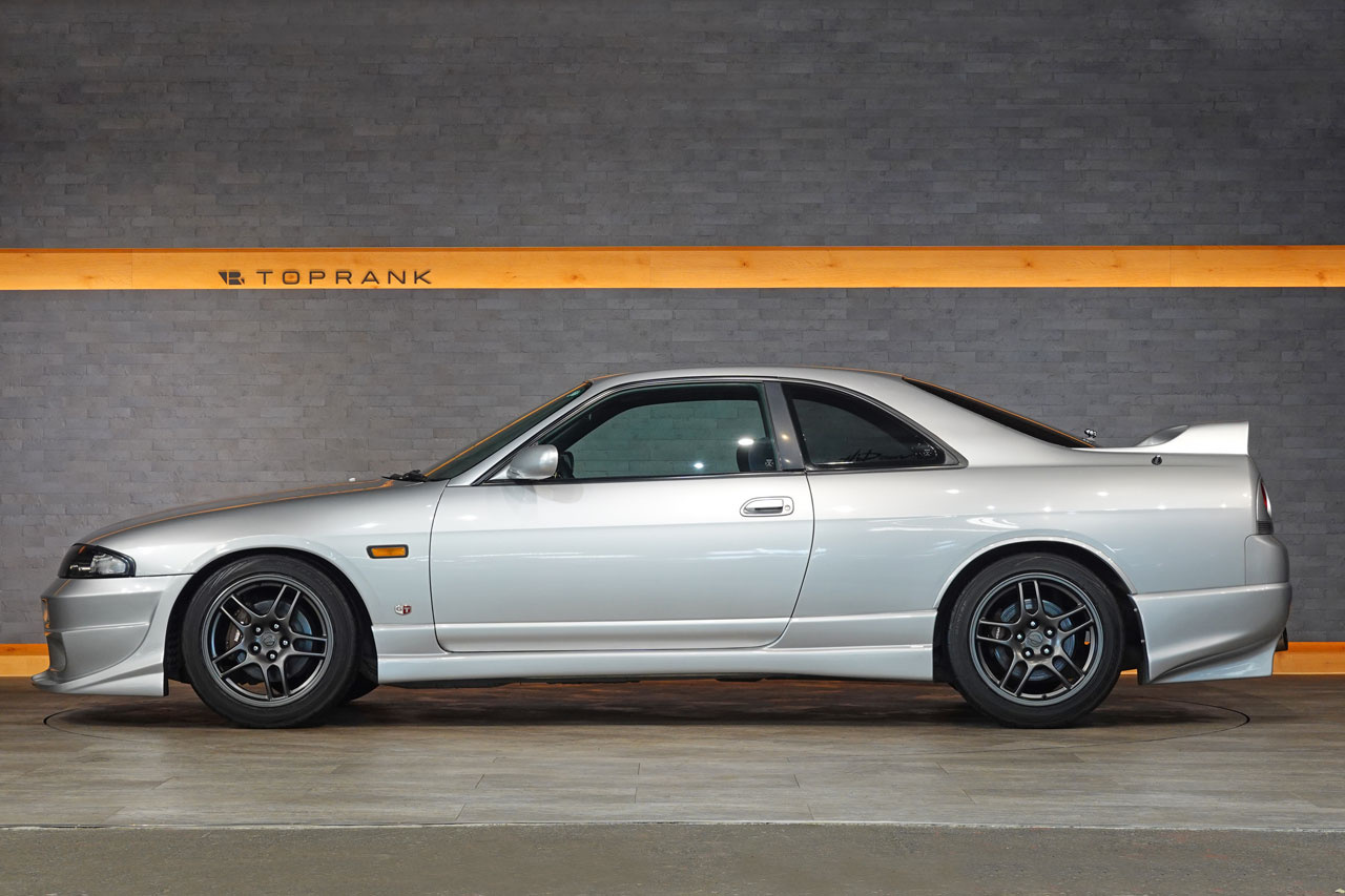1995 Nissan SKYLINE COUPE ECR33 Skyline GTS25t Type M, Aftermarket Aero, BCNR33 R33 Skyline GT-R Factory 17 Inch Wheels