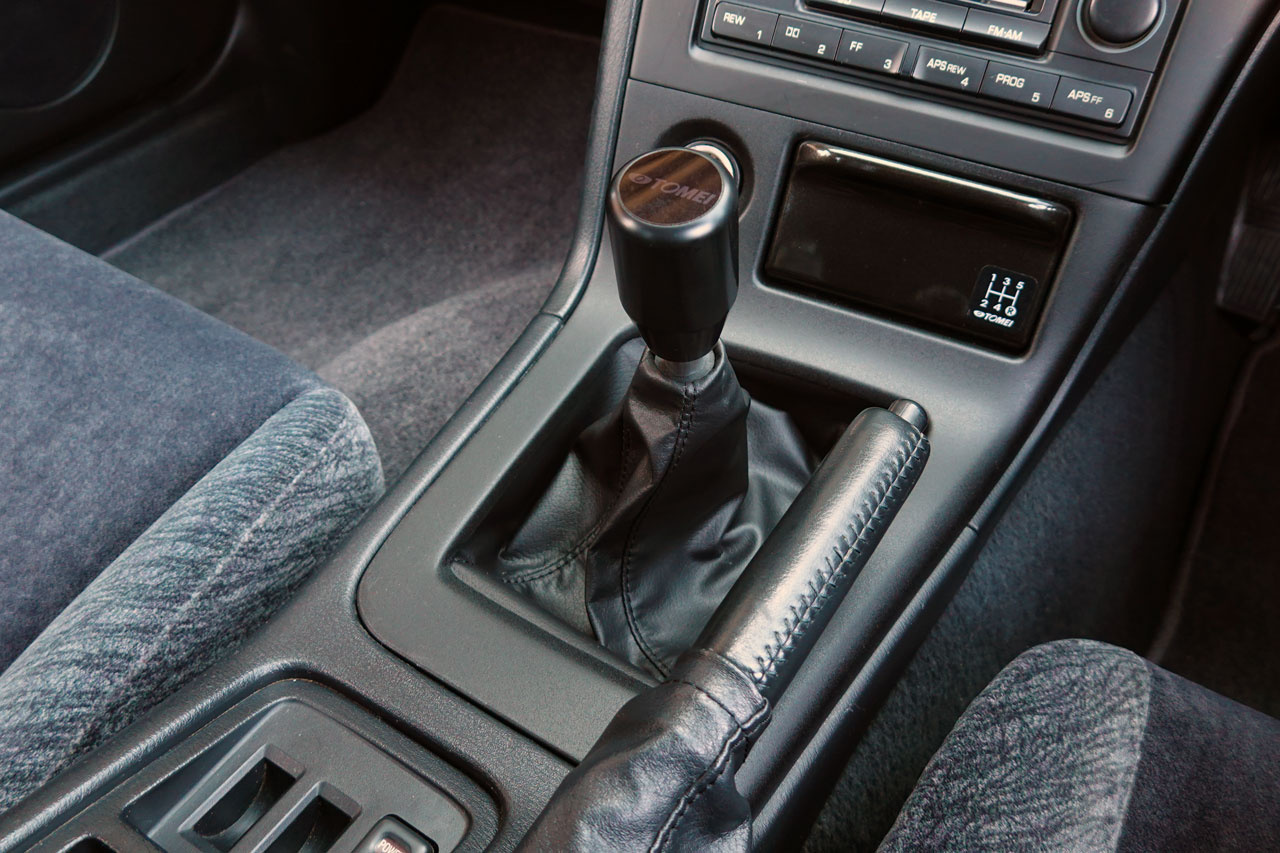 1995 Nissan SKYLINE COUPE ECR33 Skyline GTS25t Type M, Aftermarket Aero, BCNR33 R33 Skyline GT-R Factory 17 Inch Wheels