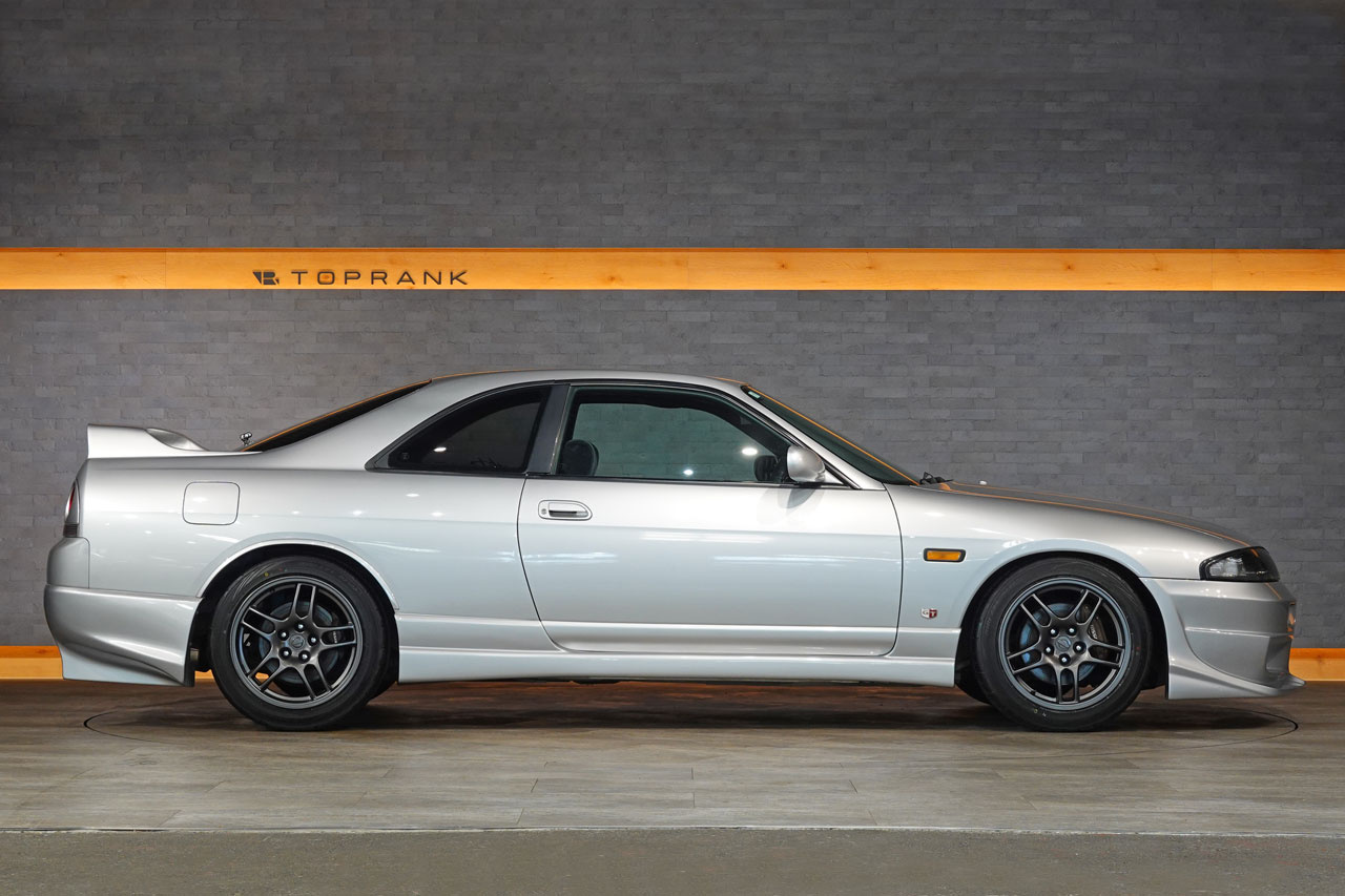 1995 Nissan SKYLINE COUPE ECR33 Skyline GTS25t Type M, Aftermarket Aero, BCNR33 R33 Skyline GT-R Factory 17 Inch Wheels