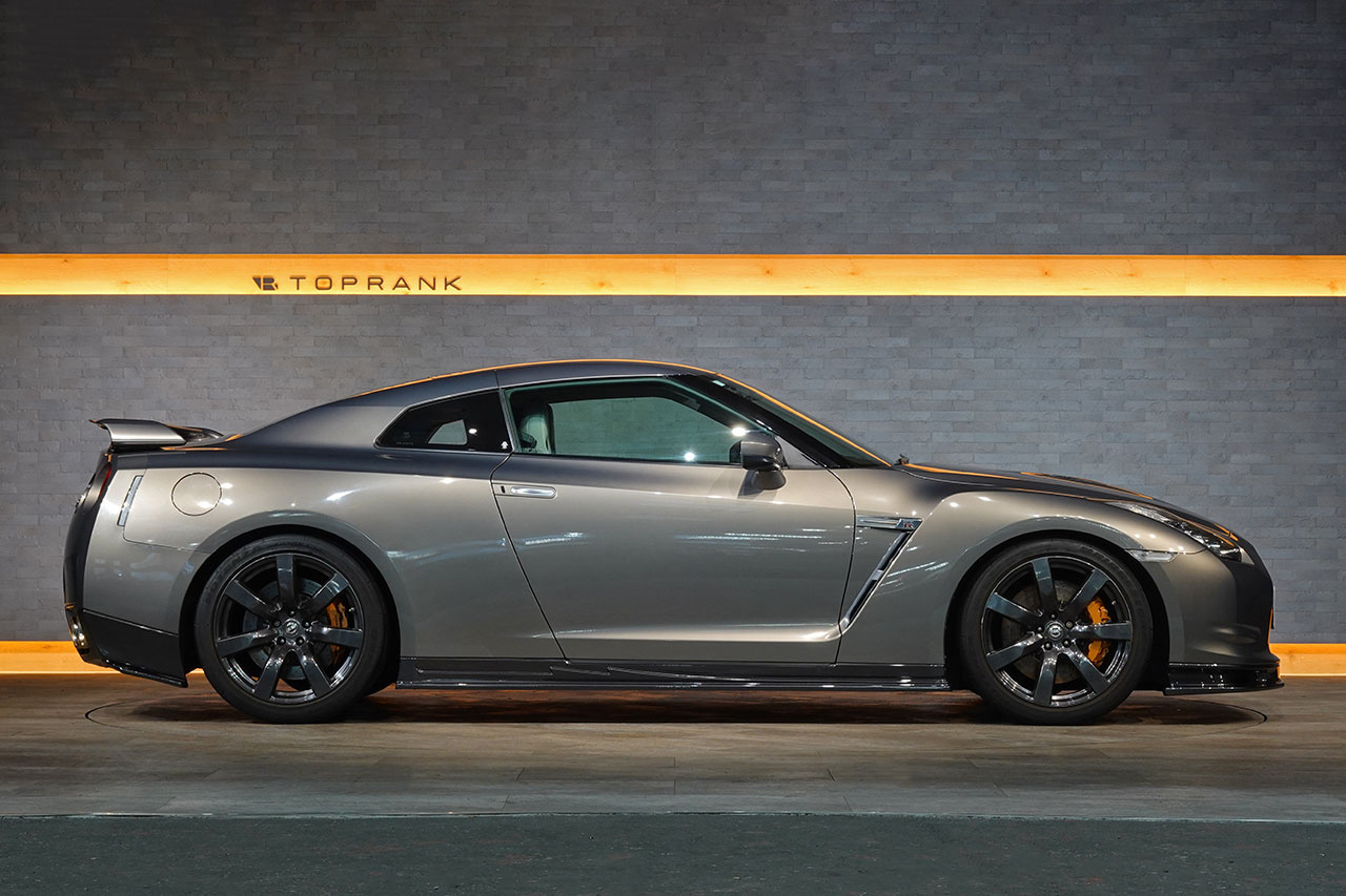 2010 Nissan GT-R R35 GT-R Premium Edition, Titanium Gray, NISMO Front Under Spoiler・Side Skirts・Rear Under Spoiler