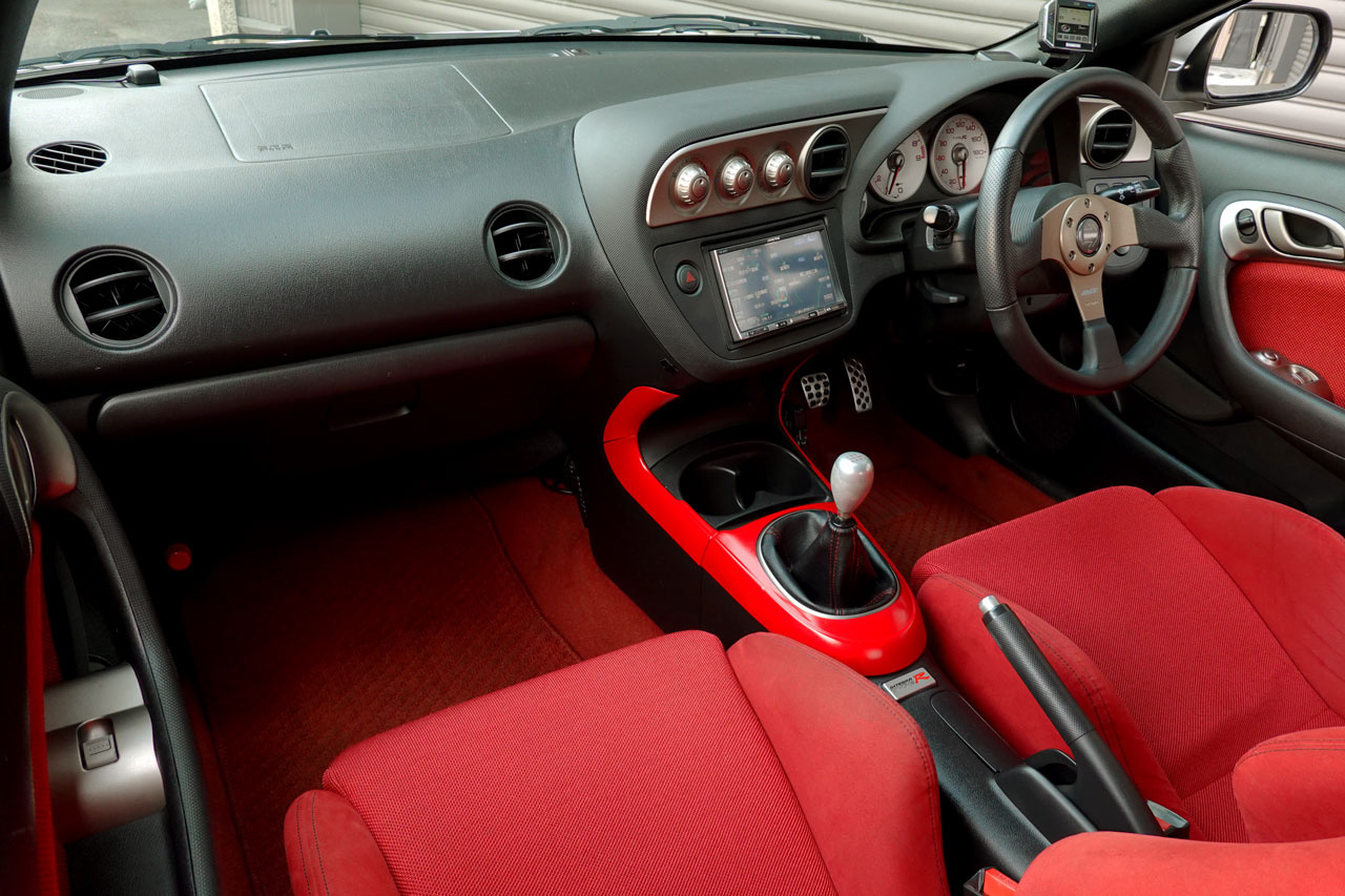 2001 Honda INTEGRA TYPE R DC5 Integra Type-R, K20A i-Vtec Engine, Momo Steering, Red Factory Recaro Seats