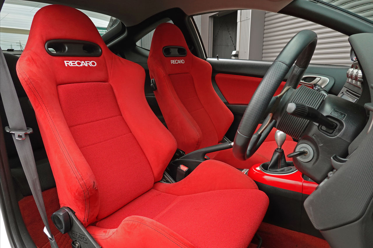 2001 Honda INTEGRA TYPE R DC5 Integra Type-R, K20A i-Vtec Engine, Momo Steering, Red Factory Recaro Seats