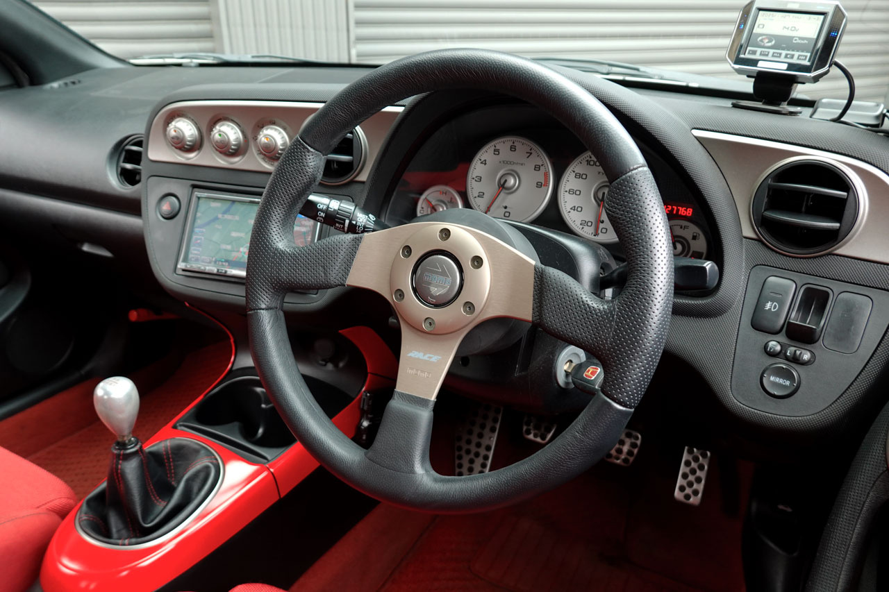 2001 Honda INTEGRA TYPE R DC5 Integra Type-R, K20A i-Vtec Engine, Momo Steering, Red Factory Recaro Seats