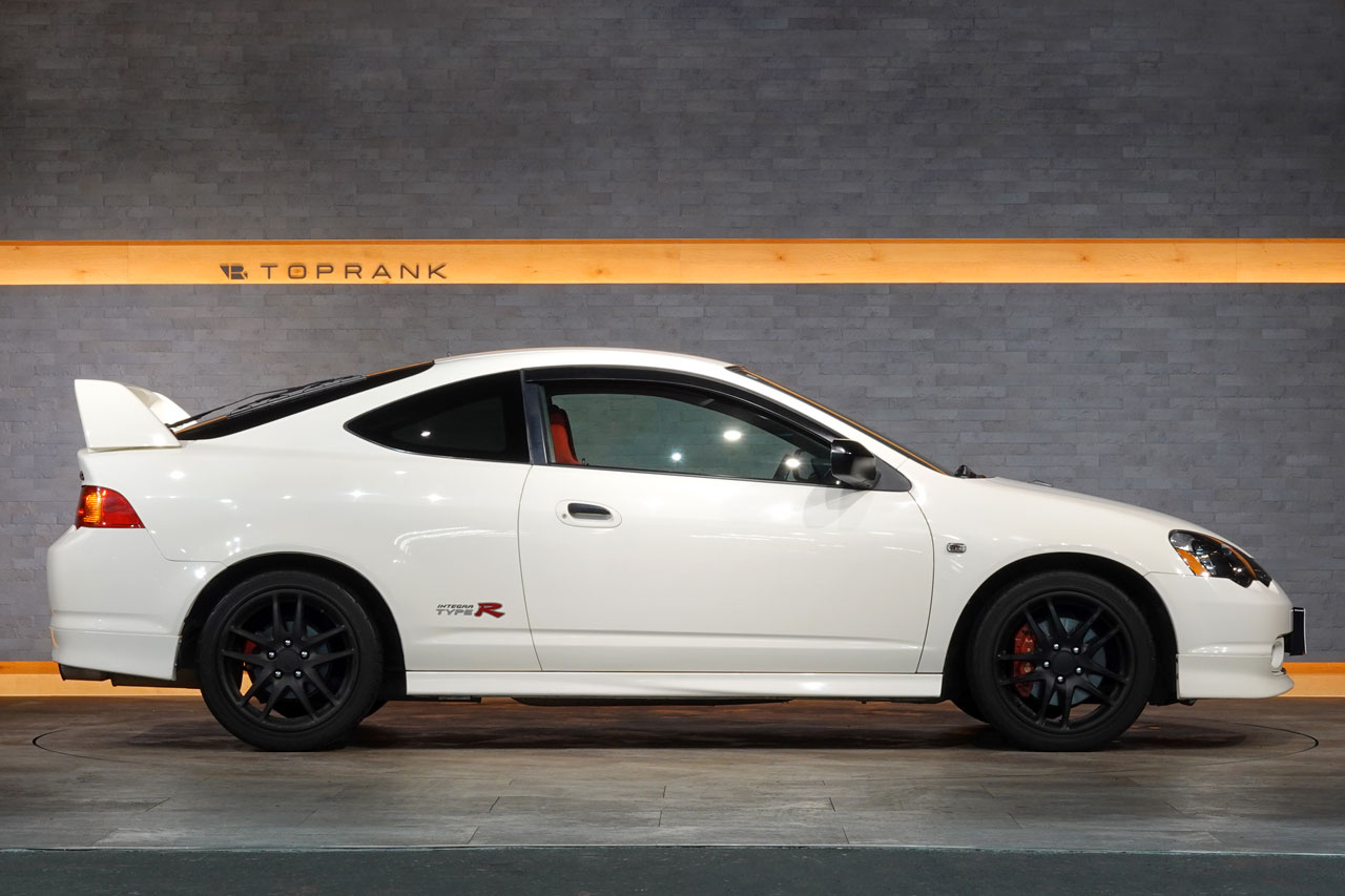 2001 Honda INTEGRA TYPE R DC5 Integra Type-R, K20A i-Vtec Engine, Momo Steering, Red Factory Recaro Seats