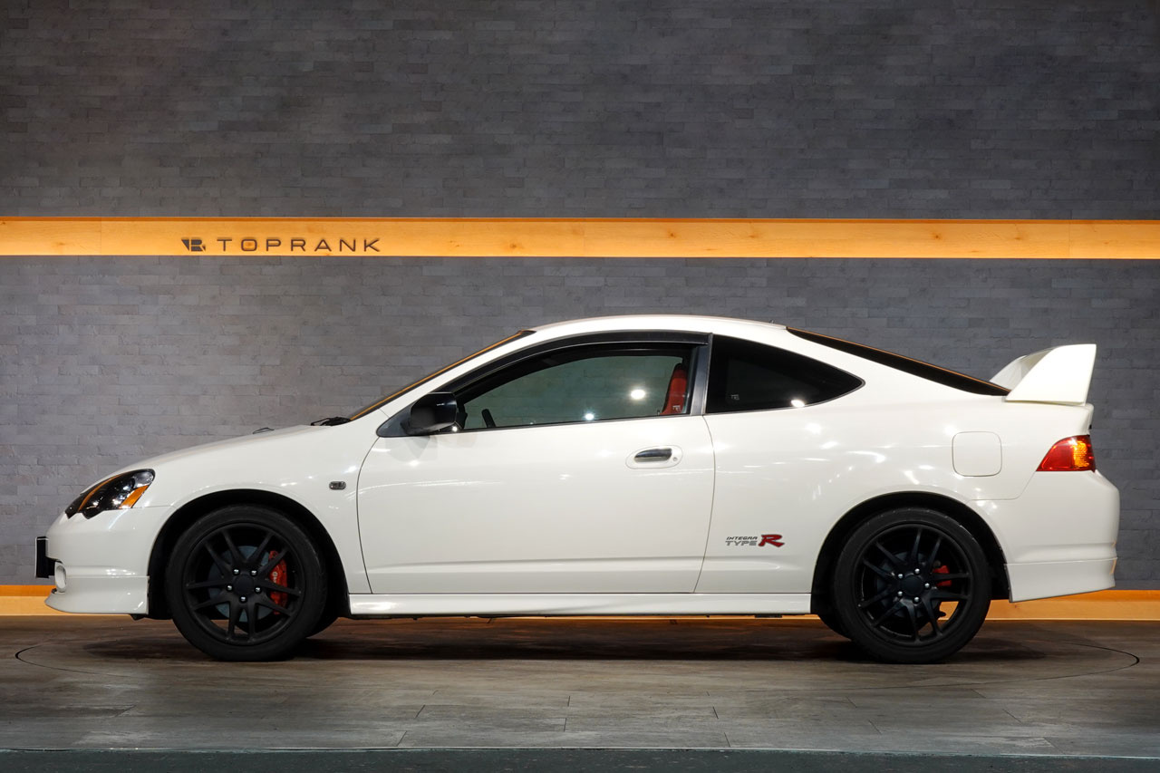 2001 Honda INTEGRA TYPE R DC5 Integra Type-R, K20A i-Vtec Engine, Momo Steering, Red Factory Recaro Seats