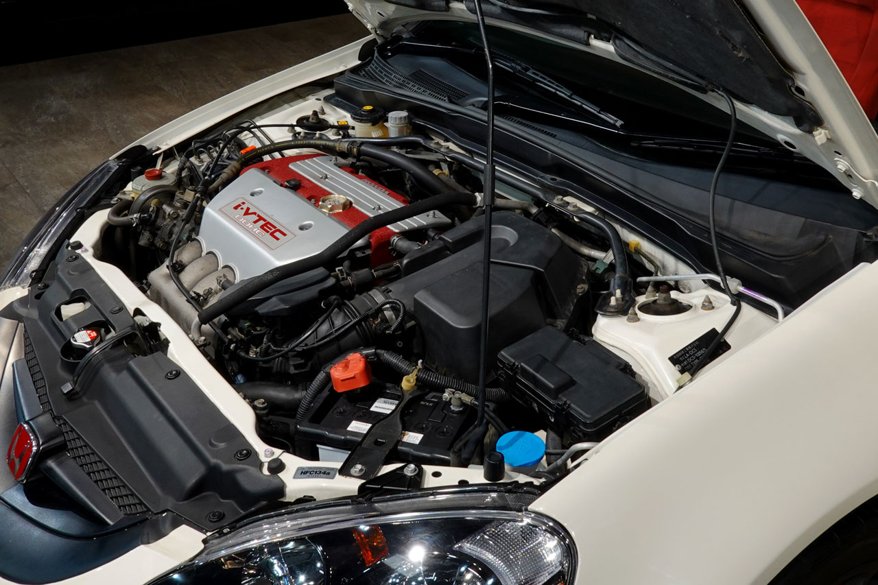 2001 Honda INTEGRA TYPE R DC5 Integra Type-R, K20A i-Vtec Engine, Momo Steering, Red Factory Recaro Seats