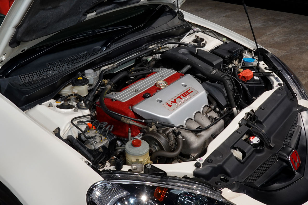 2001 Honda INTEGRA TYPE R DC5 Integra Type-R, K20A i-Vtec Engine, Momo Steering, Red Factory Recaro Seats