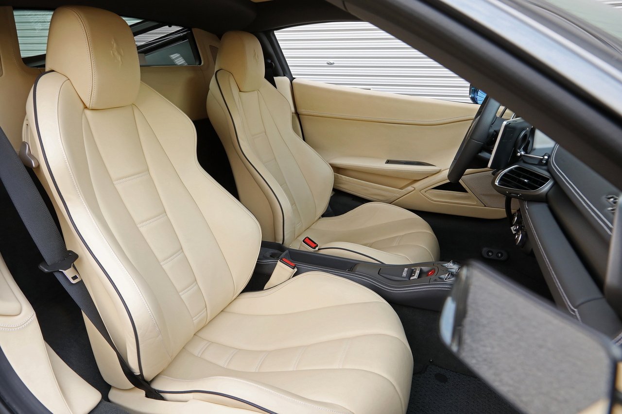 2011 Ferrari 458 ITALY null