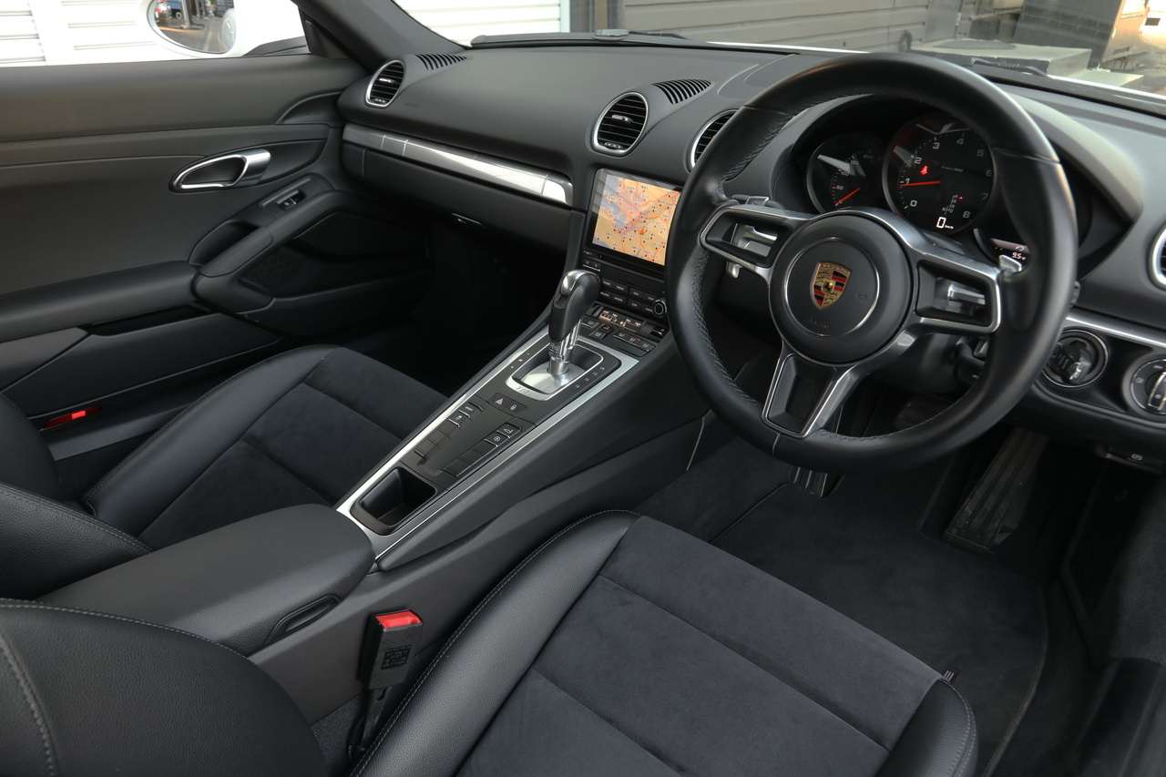 2018 Porsche 718 CAYMAN null