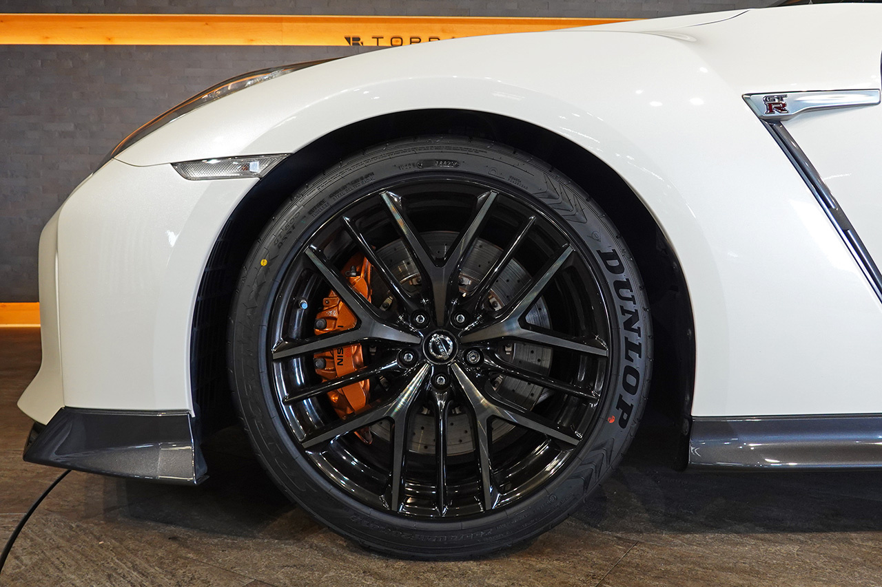 2019 Nissan GT-R R35 GT-R Pure Edition, MY19, NISMO Sports Resetting, Amber-Black Semi-Aniline Leather Front Seats