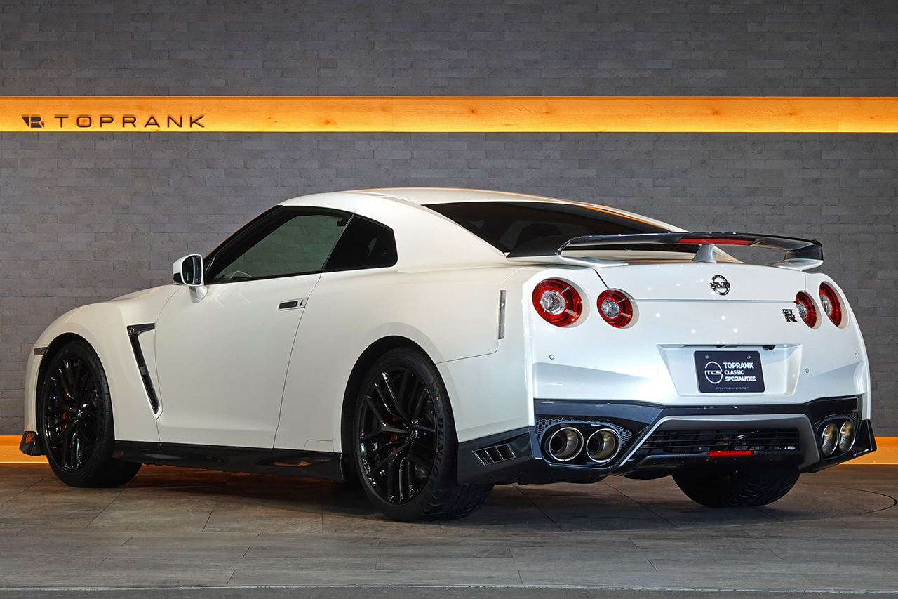 2019 Nissan GT-R R35 GT-R Pure Edition, MY19, NISMO Sports Resetting, Amber-Black Semi-Aniline Leather Front Seats