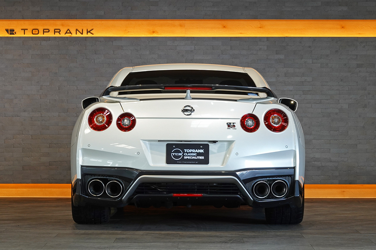 2019 Nissan GT-R R35 GT-R Pure Edition, MY19, NISMO Sports Resetting, Amber-Black Semi-Aniline Leather Front Seats