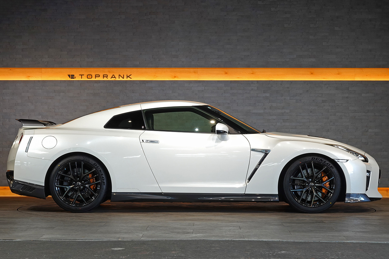2019 Nissan GT-R R35 GT-R Pure Edition, MY19, NISMO Sports Resetting, Amber-Black Semi-Aniline Leather Front Seats