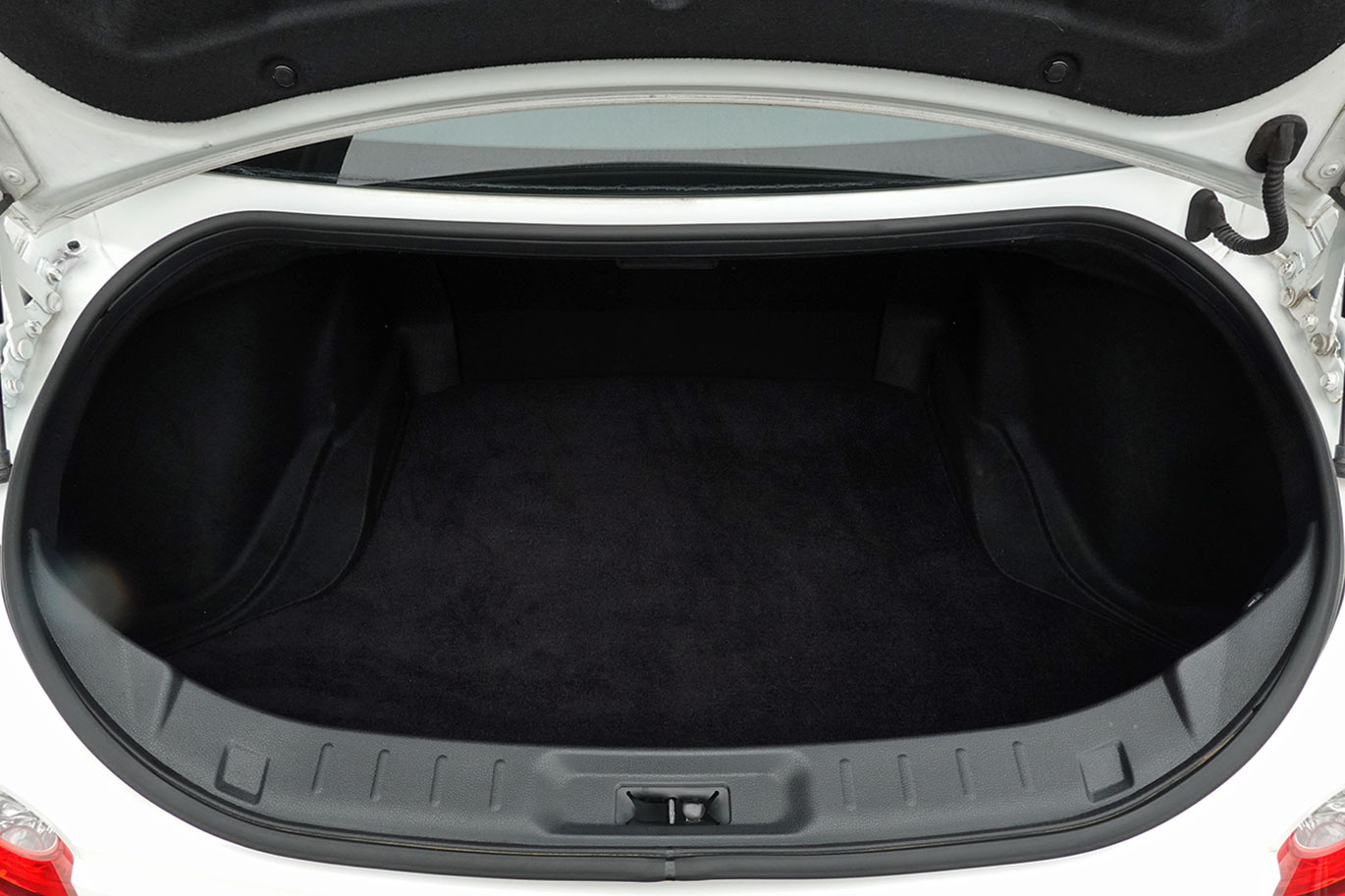 2010 Nissan GT-R R35 GT-R Pure Edition, MY11,  ONE OWNER, Brilliant White Pearl -QAB-, BRAND NEW OEM DASH BOARD