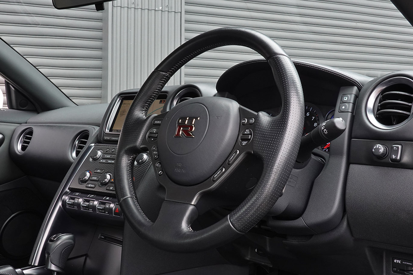 2010 Nissan GT-R R35 GT-R Pure Edition, MY11,  ONE OWNER, Brilliant White Pearl -QAB-, BRAND NEW OEM DASH BOARD