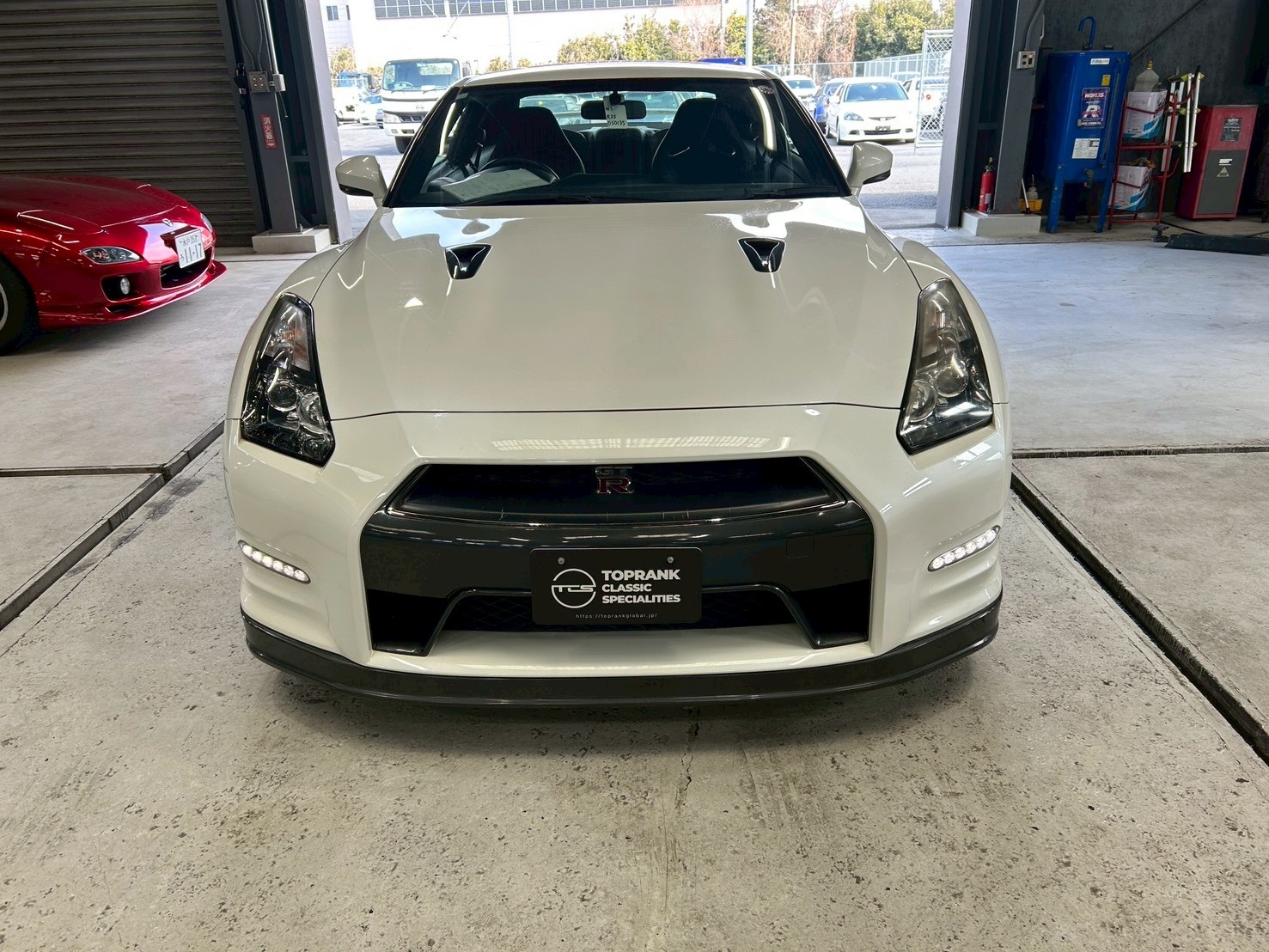 2010 Nissan GT-R FUTURE INVENTORY,R35 GT-R Pure Edition