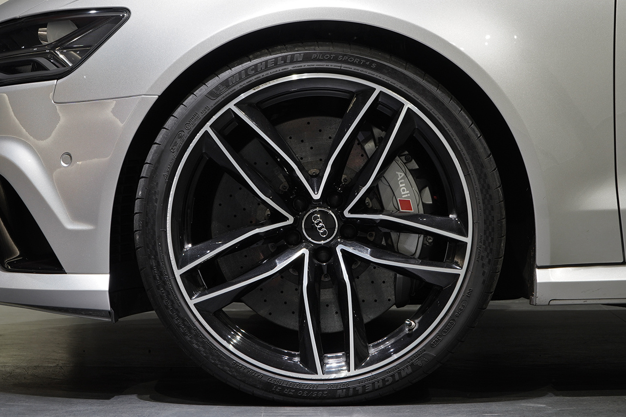 2016 Audi RS6 AVANT null