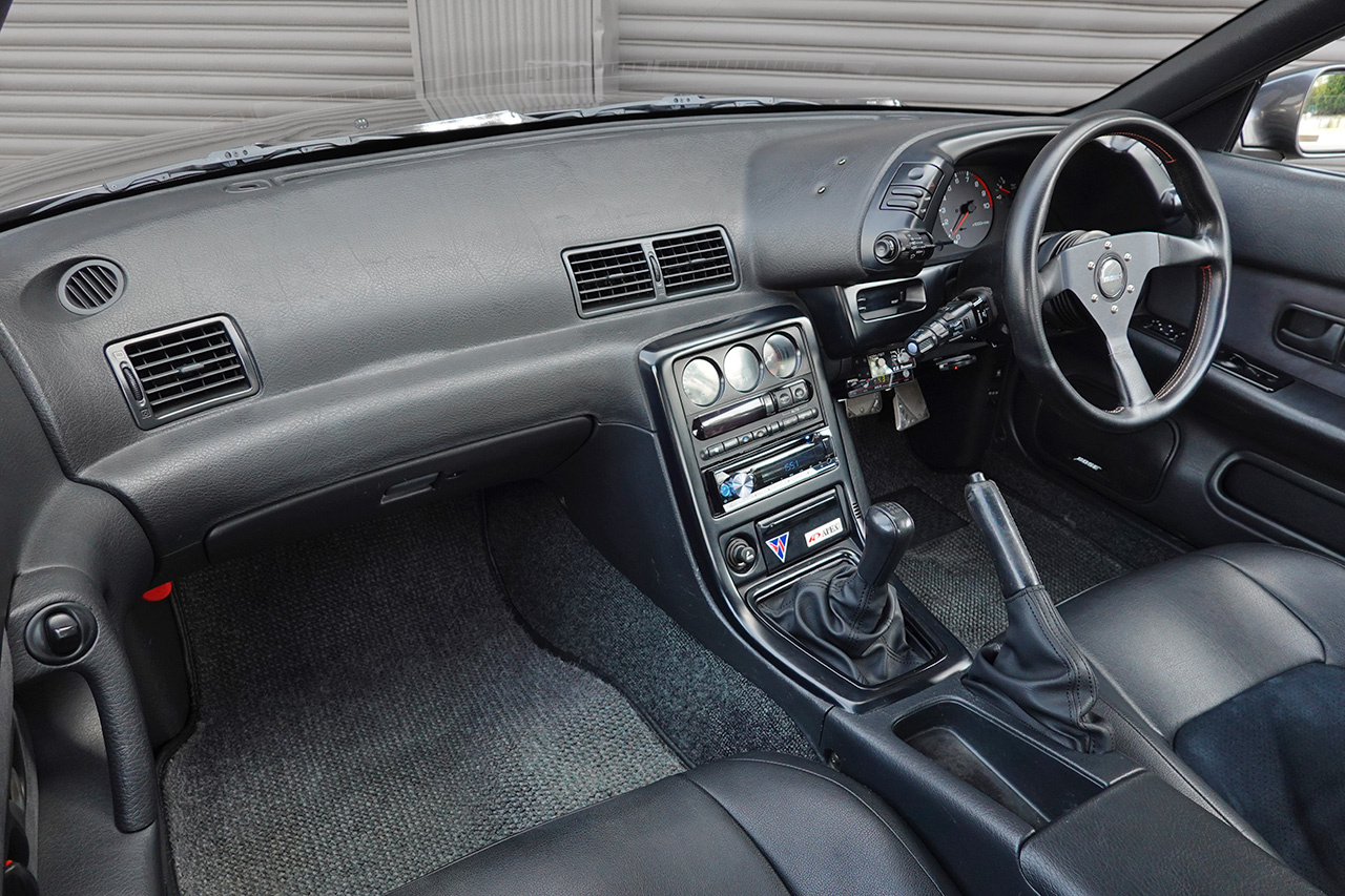 1990 Nissan SKYLINE GT-R BNR32 R32 Skyline GT-R, NISMO Seat Covers, N1 Style Headlights, NISMO Old Logo Tower Bar