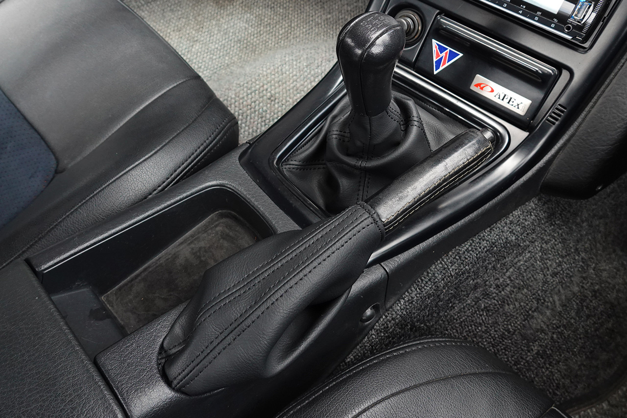 1990 Nissan SKYLINE GT-R BNR32 R32 Skyline GT-R, NISMO Seat Covers, N1 Style Headlights, NISMO Old Logo Tower Bar
