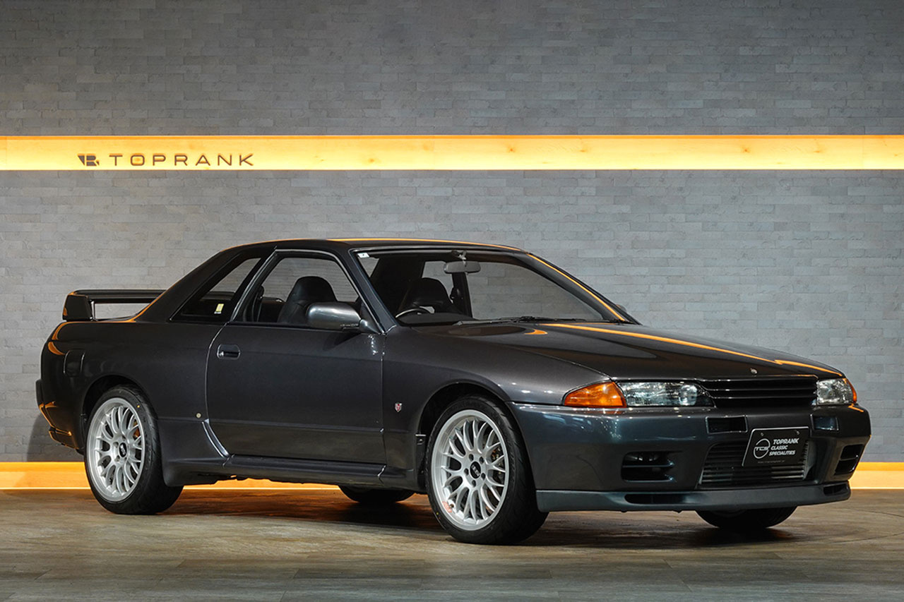 1990 Nissan SKYLINE GT-R BNR32 R32 Skyline GT-R, NISMO Seat Covers, N1 Style Headlights, NISMO Old Logo Tower Bar