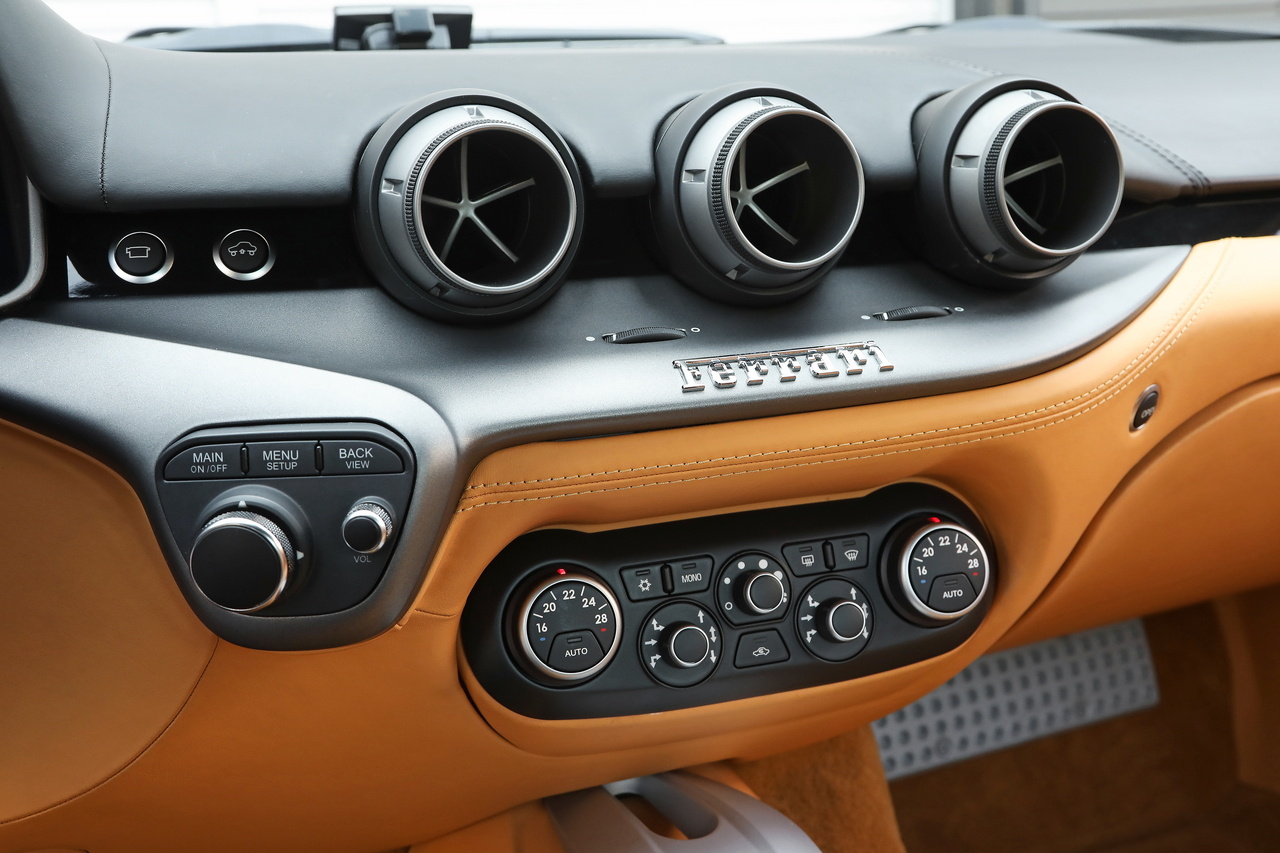 2014 Ferrari F12berlinetta null