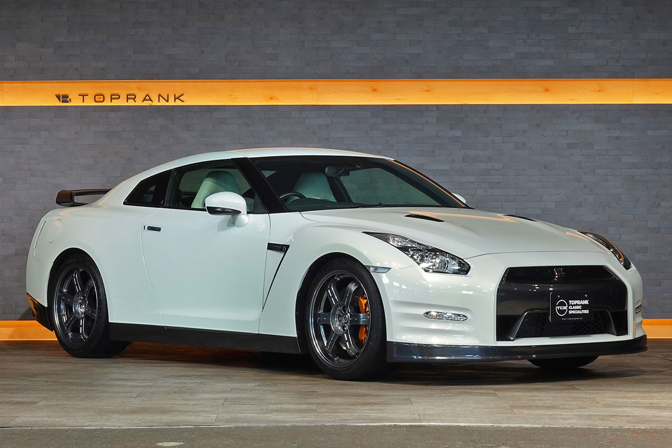 2011 Nissan GT-R R35 GT-R EGOIST, EXCLUSIVE BODY COLOR -Ultimate Opal White-, EXLUSIVE INTERIOR Leather Cordination