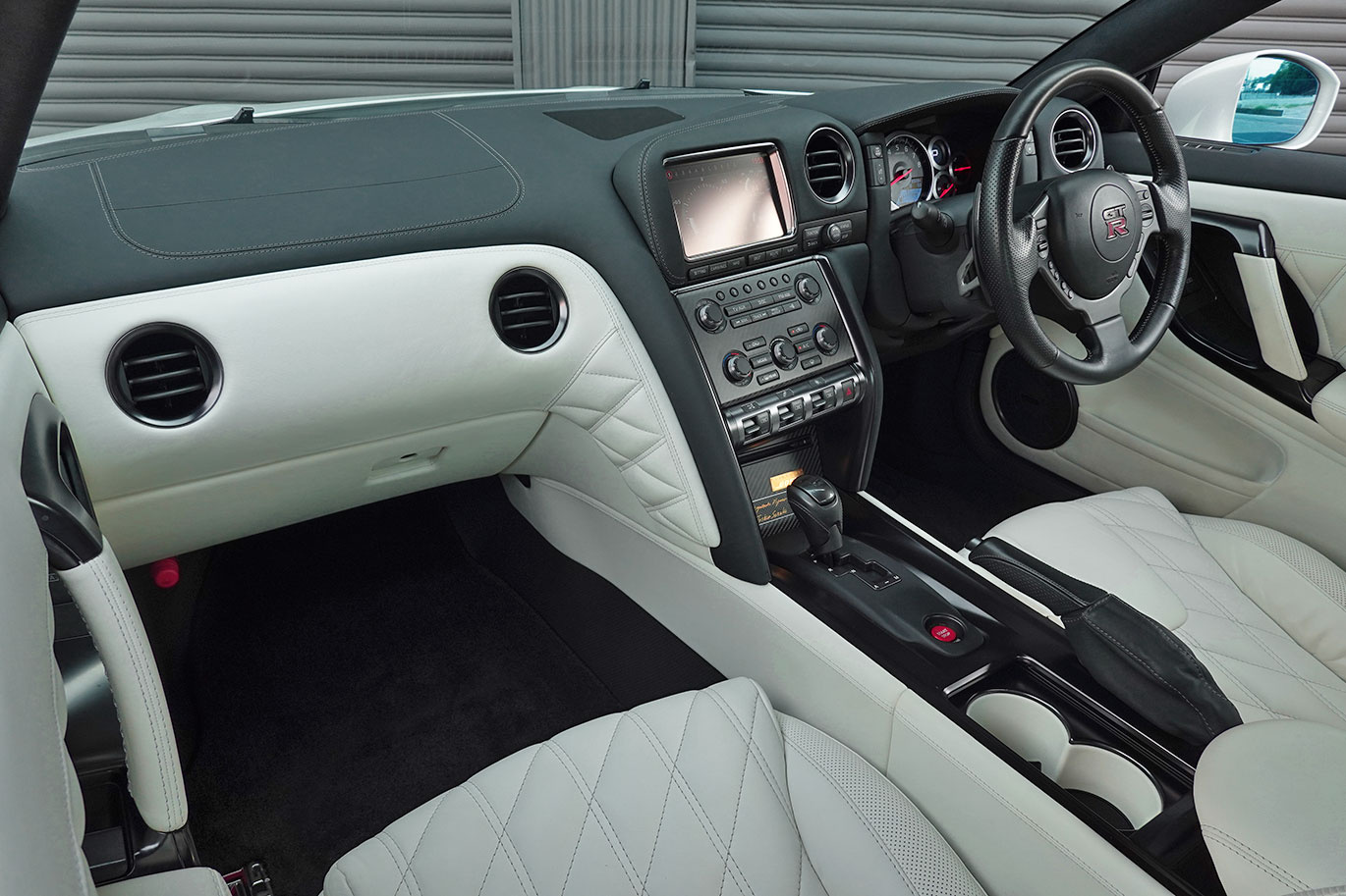2011 Nissan GT-R R35 GT-R EGOIST, EXCLUSIVE BODY COLOR -Ultimate Opal White-, EXLUSIVE INTERIOR Leather Cordination